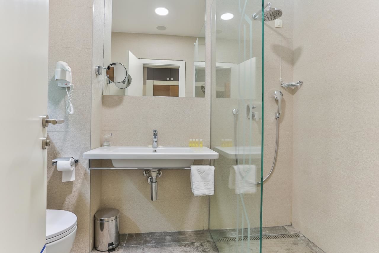 Отель Hotel Bracera Будва